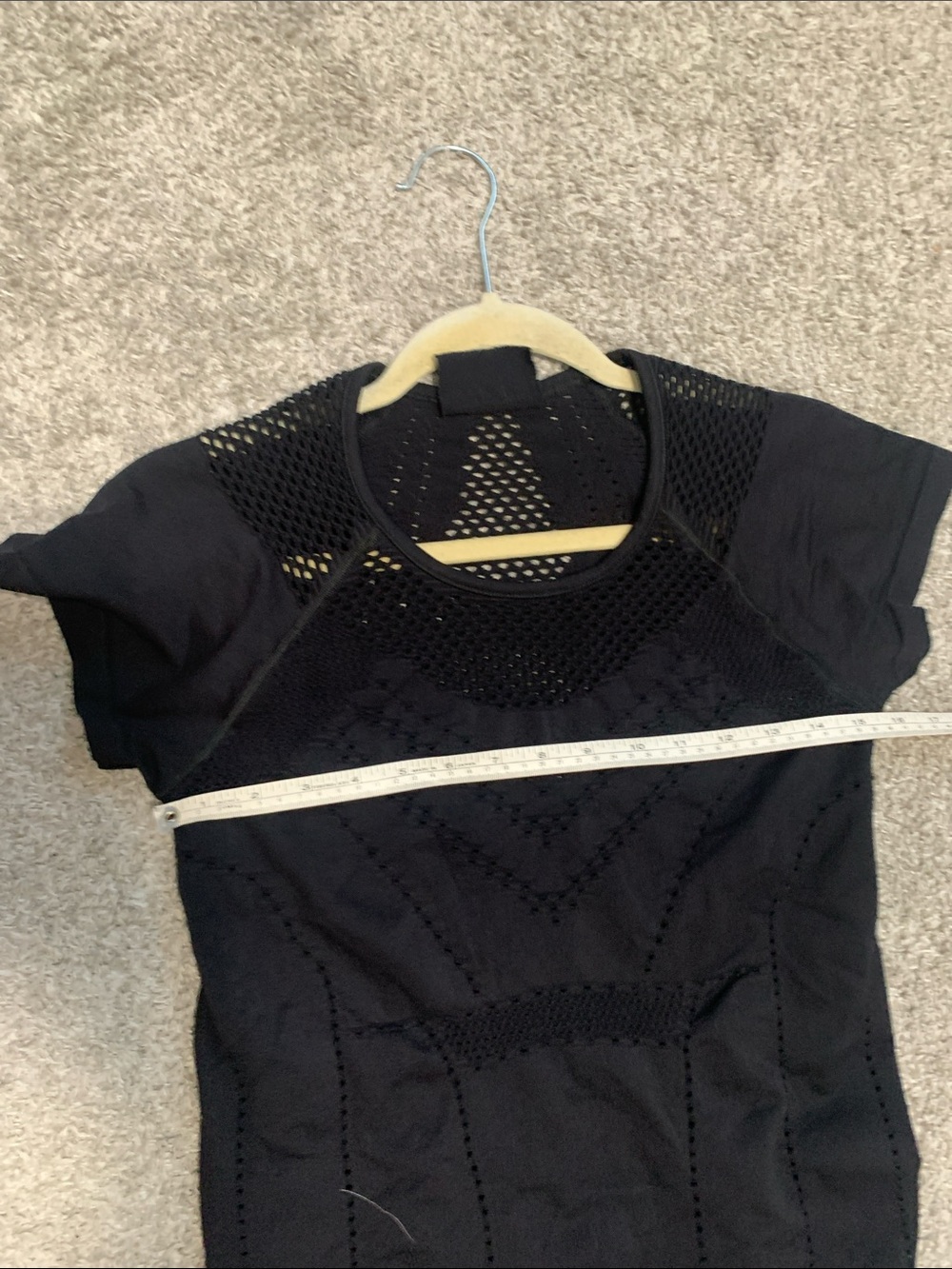 Athleta Oxygen Black Short Sleeve Perforated Seamless Short Sleeve Tee Shirt - Picture 8 of 8